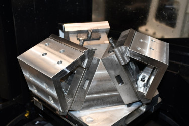 4271-Stromleiste_eingespannt_VEX_web