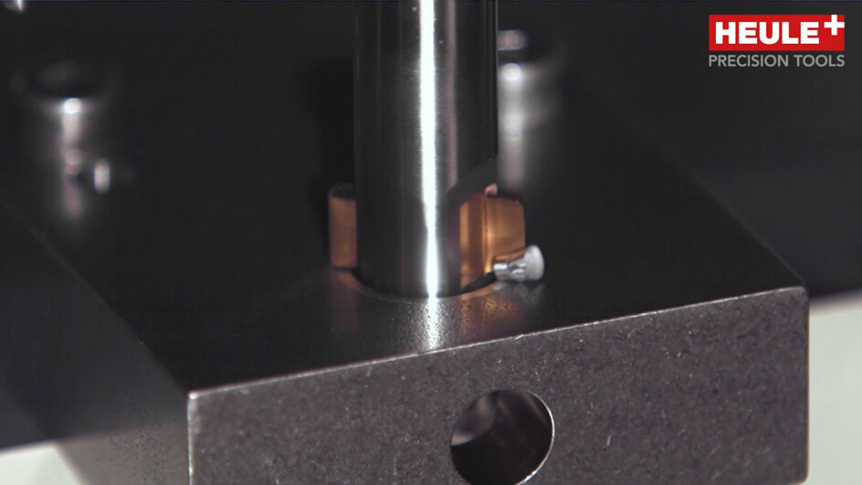 <iframe src="//player.bilibili.com/player.html?aid=902632297&bvid=BV1RP4y1y7SK&cid=893461432&page=1" scrolling="no" border="0" frameborder="no" framespacing="0" allowfullscreen="true"> </iframe> thumbnail-defa